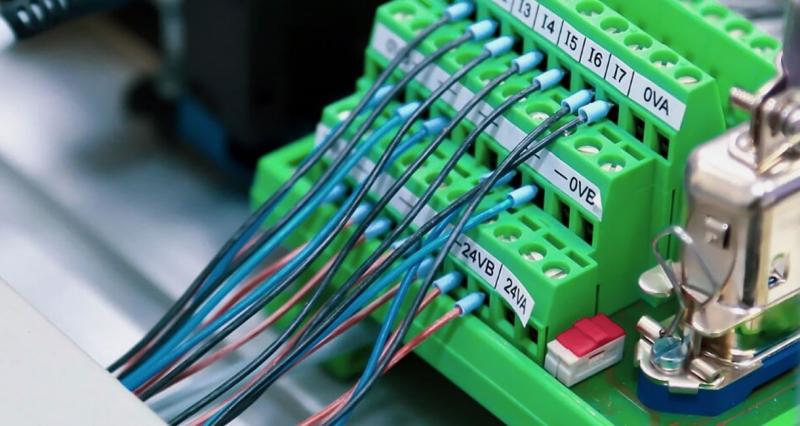 PCB terminal-blokeei buruzko eztabaida laburra